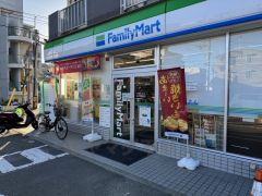 ファミリーマート荒巻神明店徒歩5分