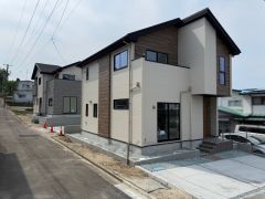 角地につき陽当り良好