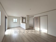 南向きで明るいリビング